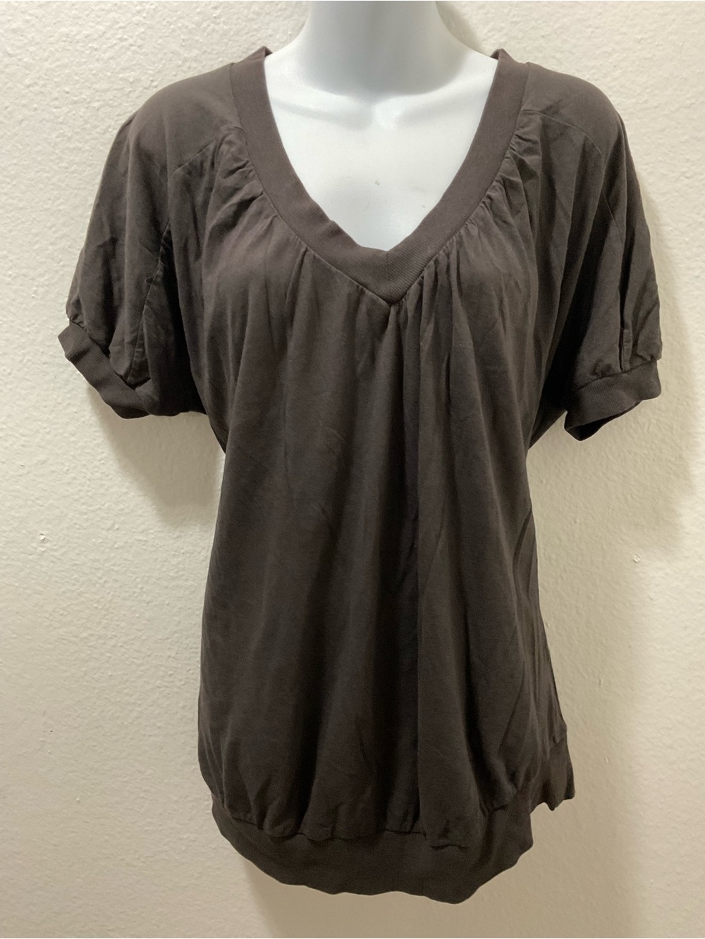 duo Maternity women’s V-Neck Short Sleeve Dark Brown Top size L